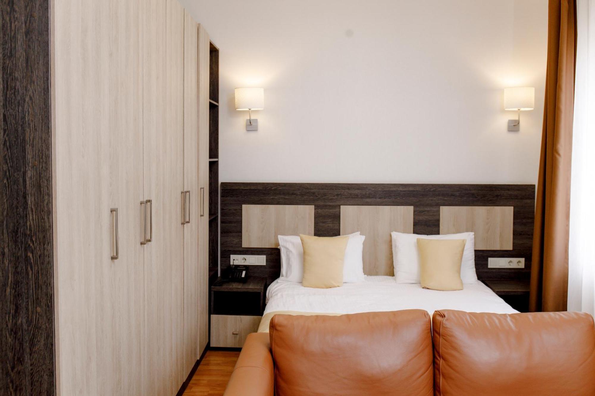 Hotel Infinity Plaza Block 1 Atyraū Exteriér fotografie